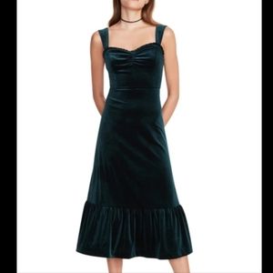Sweetheart Velvet Midi Dress In Everglade